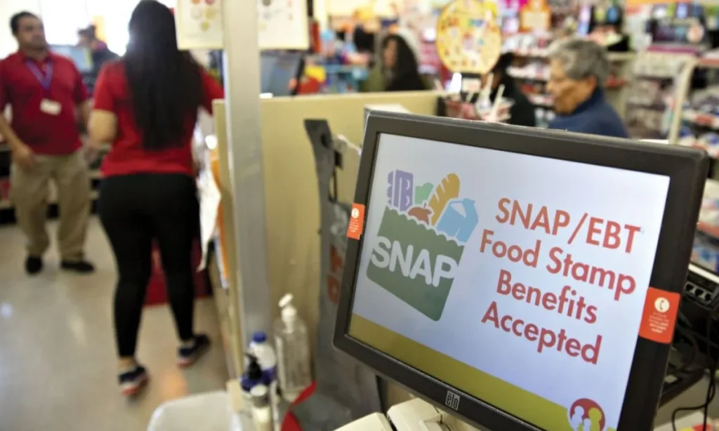SNAP Benefit Delays Possible for 42 Million Americans Due to Funding Standoff, What You Should Know ?
